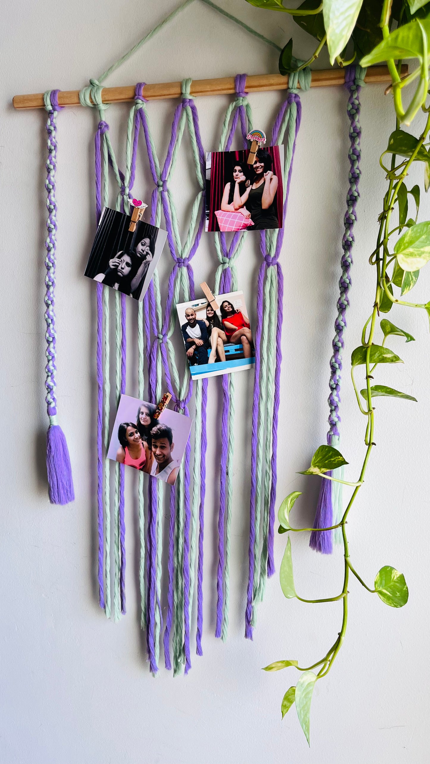 Macrame Small Picture hanger comes with 10 clips