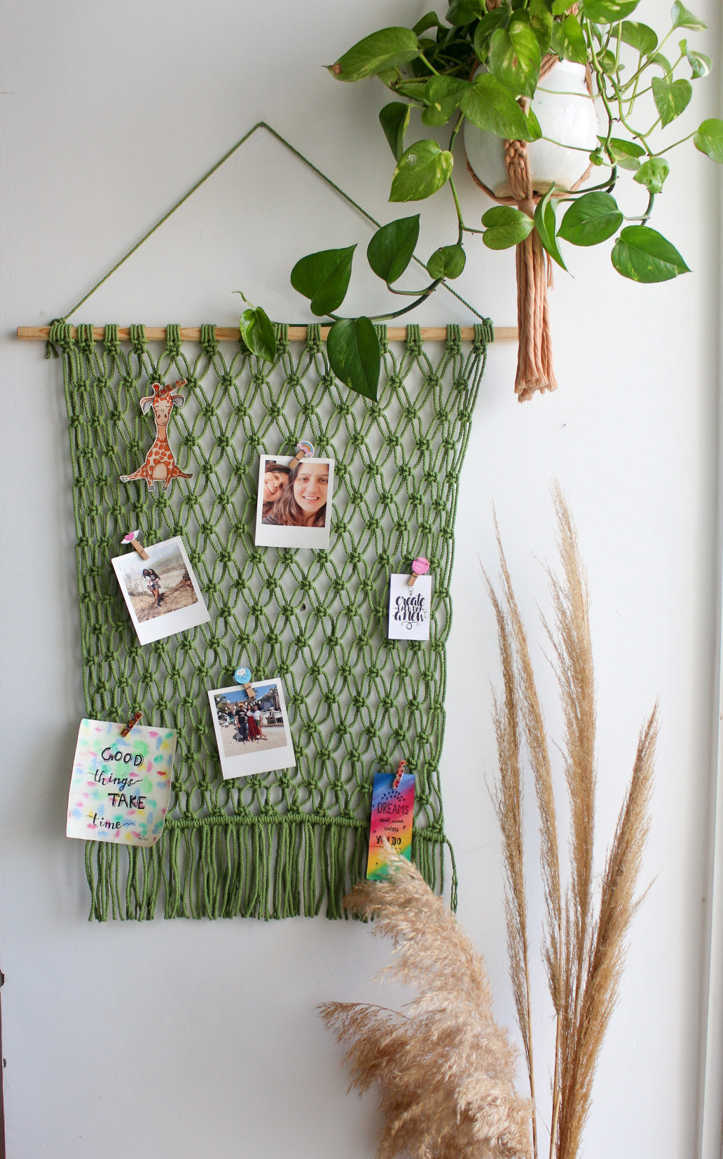 Macrame Picture hanger comes with 10 clips