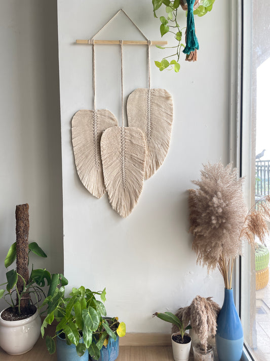 MacrameTriple Feather Wall Hanging