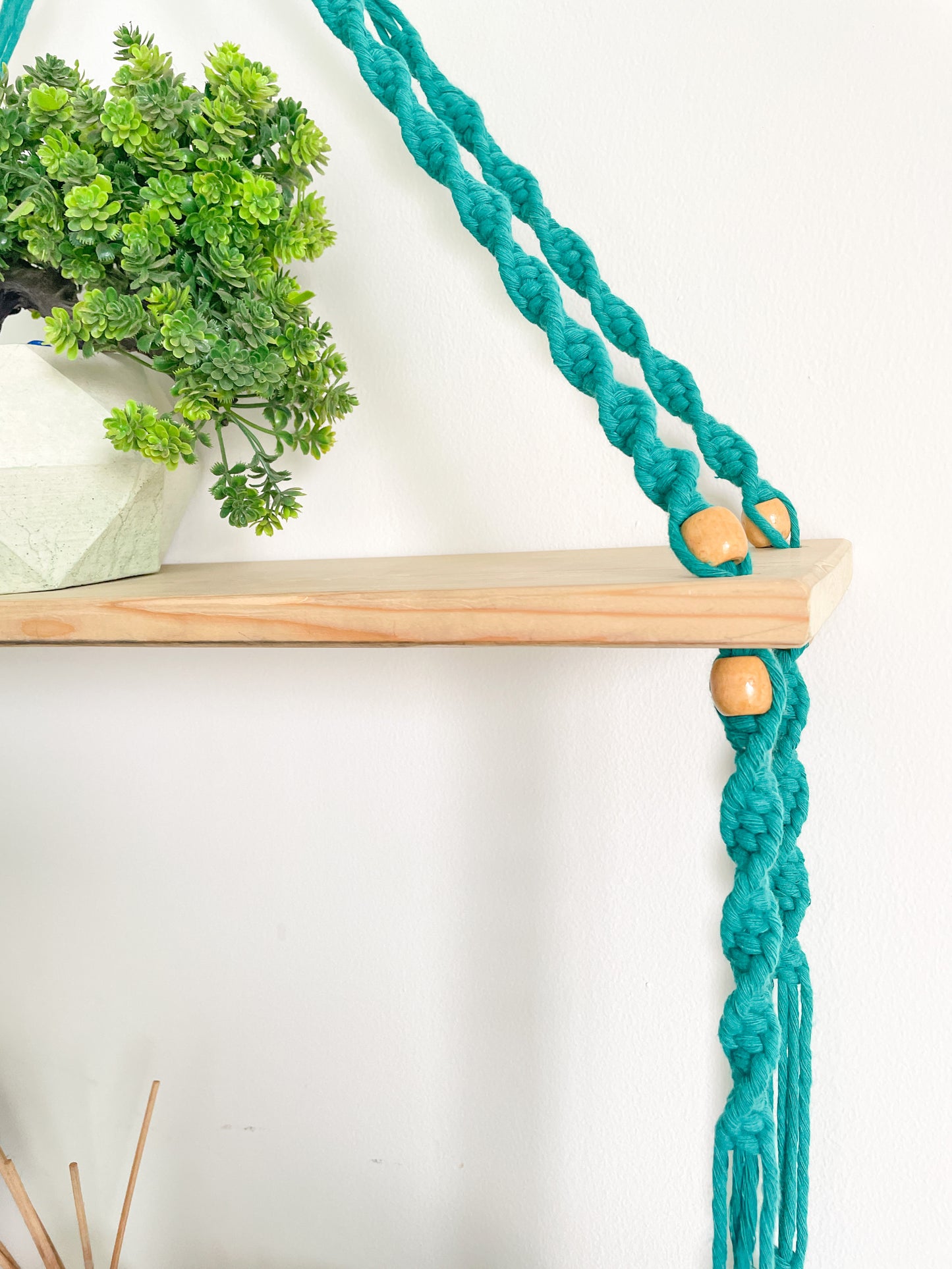 Double shelf wall hanging